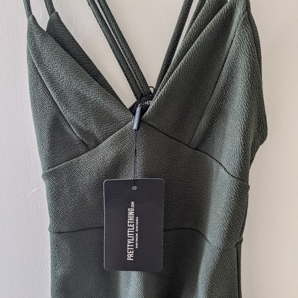NWT PRETTY LITTLE THING Army Green Body Con Dress - Picture 4 of 7